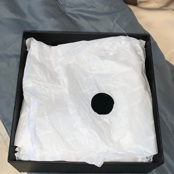 Chanel Storage Box - Picture 4 of 10